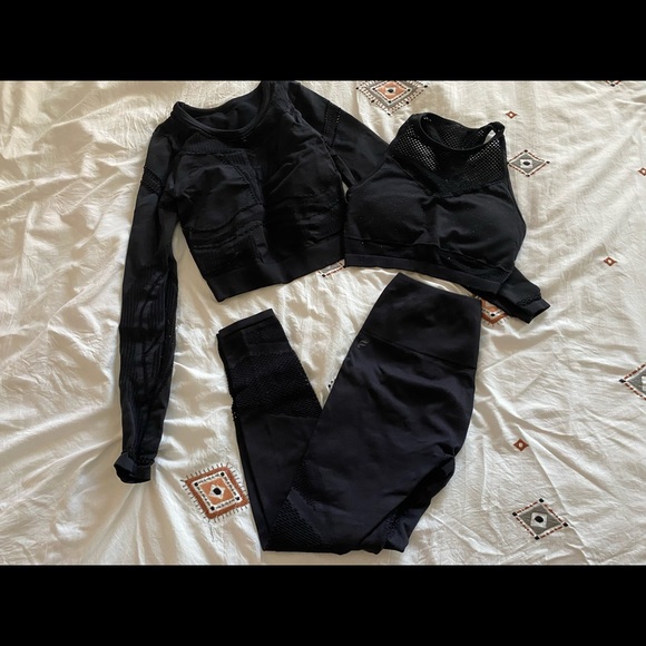 Fabletics 3 piece workout set, size XS - Picture 2 of 5